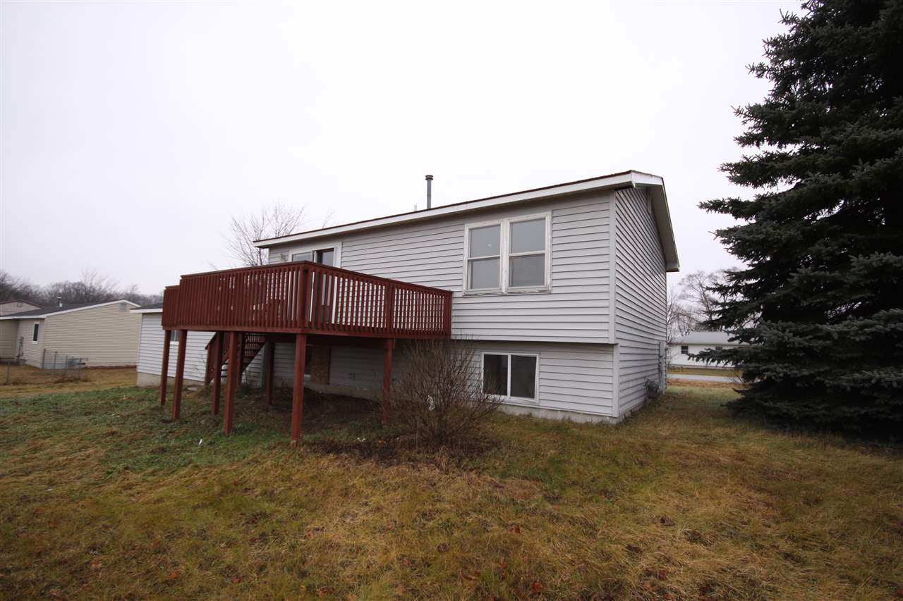 1888 Radcliff Road Traverse City, MI 49685 - Photo 3 of 30 1811458-2.JPG