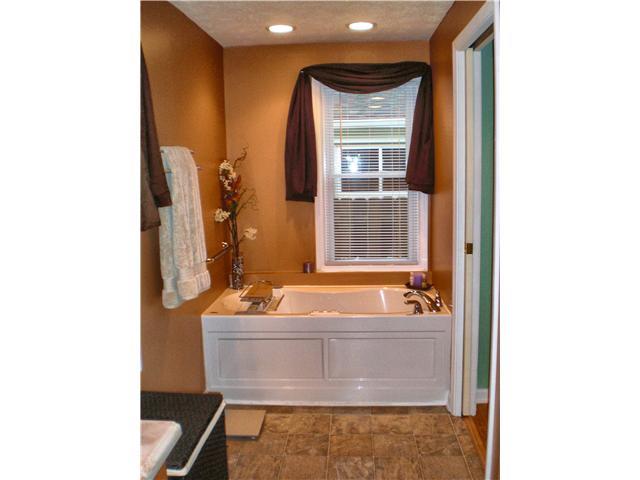 1205 Rowin Road Indianapolis, IN 46220 - Photo 9 of 17 Gallery Image 9