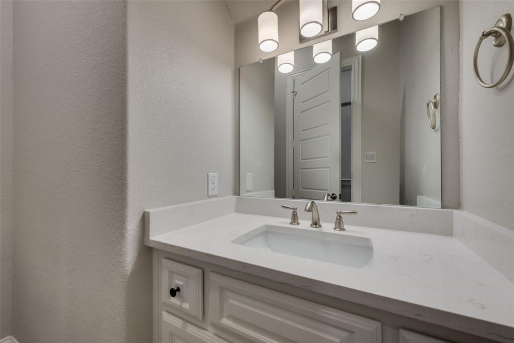 611 Windy Ridge Lane Rockwall, TX 75087 - Photo 14 of 36 Half Bath