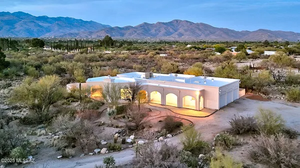 $750,000 | 972 North Rancho Del Jefe Loop, Tucson, AZ 85748