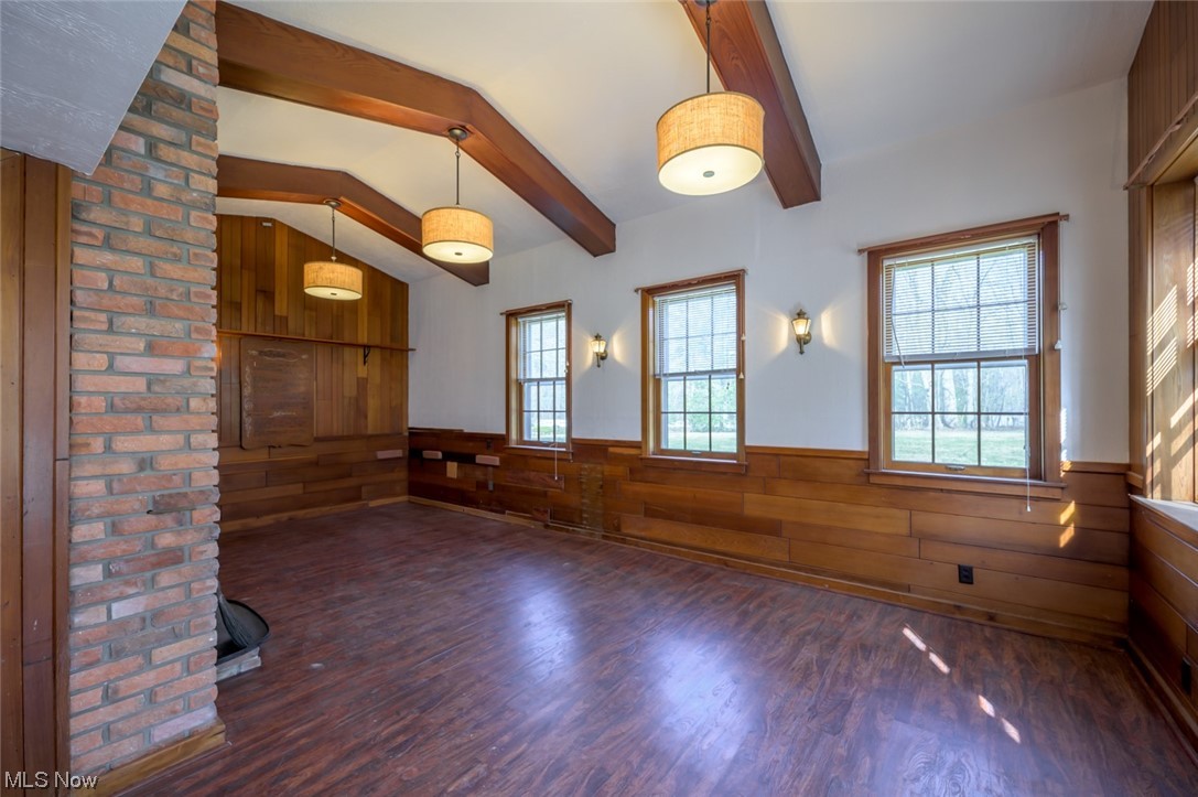 3030 Roundwood Road Hunting Valley, OH 44022 - Photo 34 of 35 Main floor barn w/bath