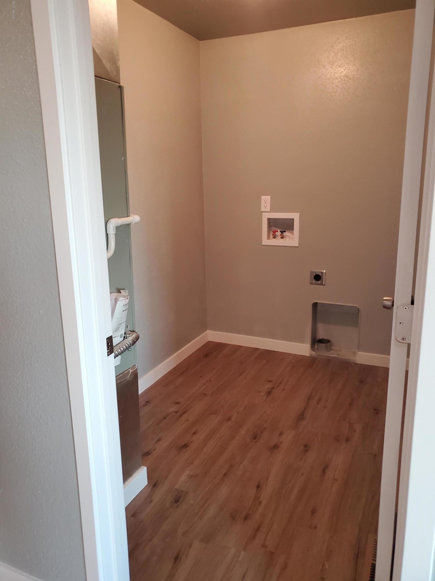 609 Bagley Road Granger, WA 98932 - Photo 10 of 11 a view of room