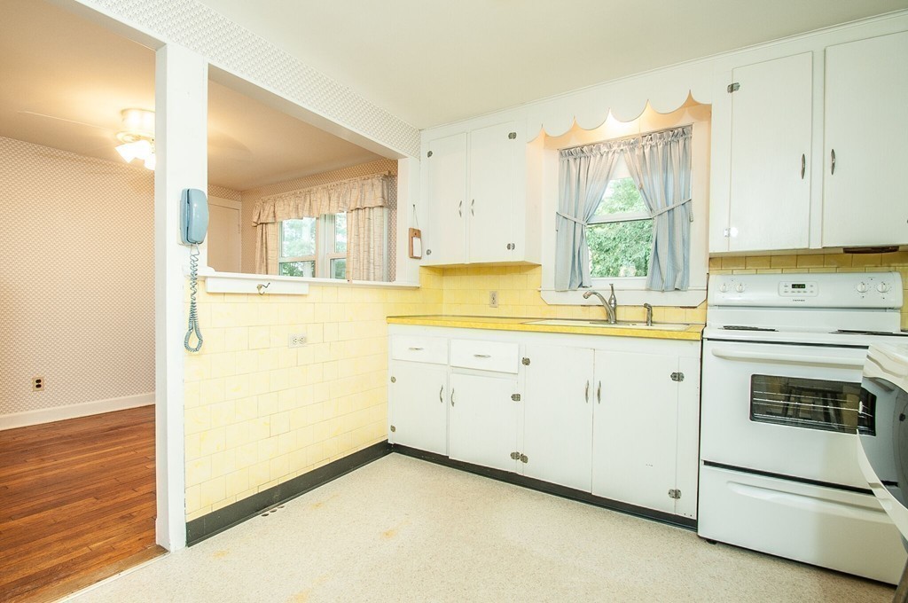 72 Bayberry Road Hanson, MA 02341 - Photo 8 of 22 Gallery Image 8