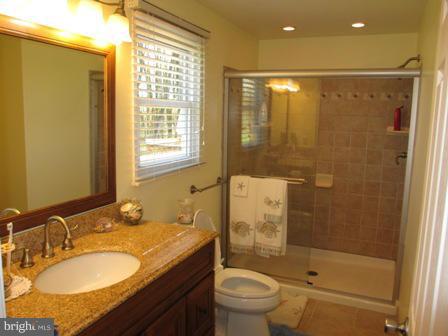 19 Fort Hoyle Road Joppa, MD 21085 - Photo 11 of 30 Granite counter,double tile shower