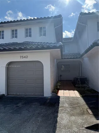 $2,800 | 7542 Northwest 175th Street, Unit 7542, Hialeah, FL 33015