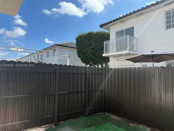 $2,800 | 7542 Northwest 175th Street, Unit 7542, Hialeah, FL 33015