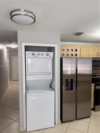 $2,800 | 7542 Northwest 175th Street, Unit 7542, Hialeah, FL 33015