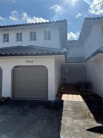 $2,800 | 7542 Northwest 175th Street, Unit 7542, Hialeah, FL 33015