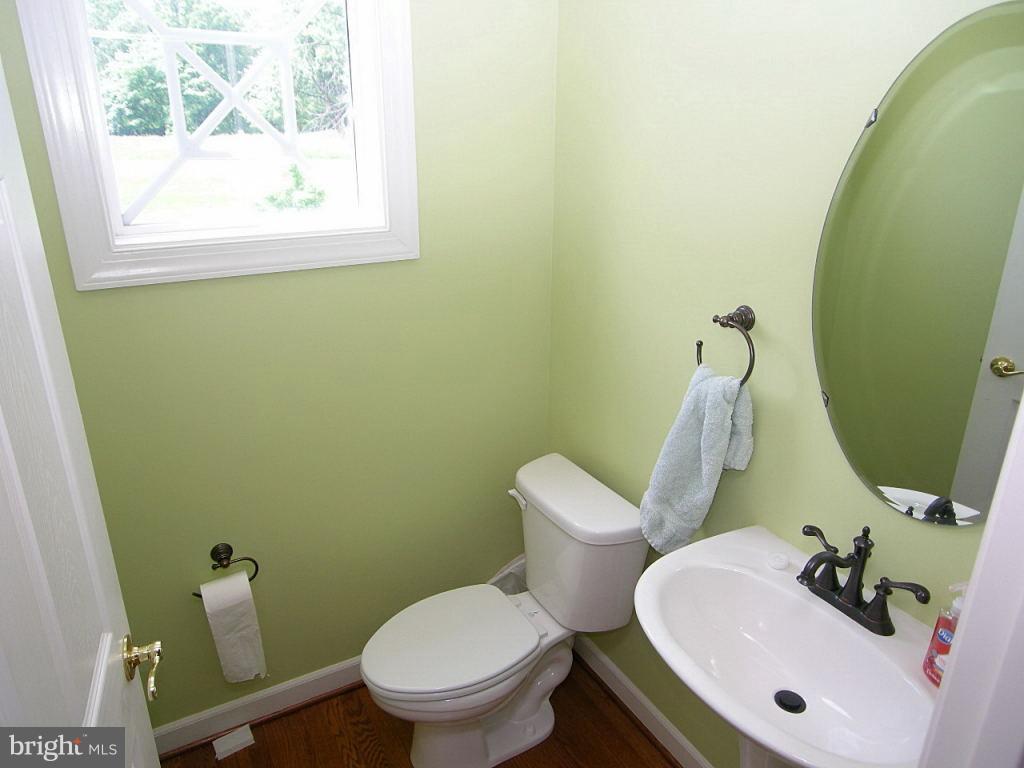 1604 Regent Manor Court Silver Spring, MD 20904 - Photo 6 of 12 Bath
