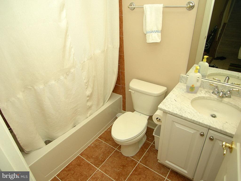 1604 Regent Manor Court Silver Spring, MD 20904 - Photo 9 of 12 Bath