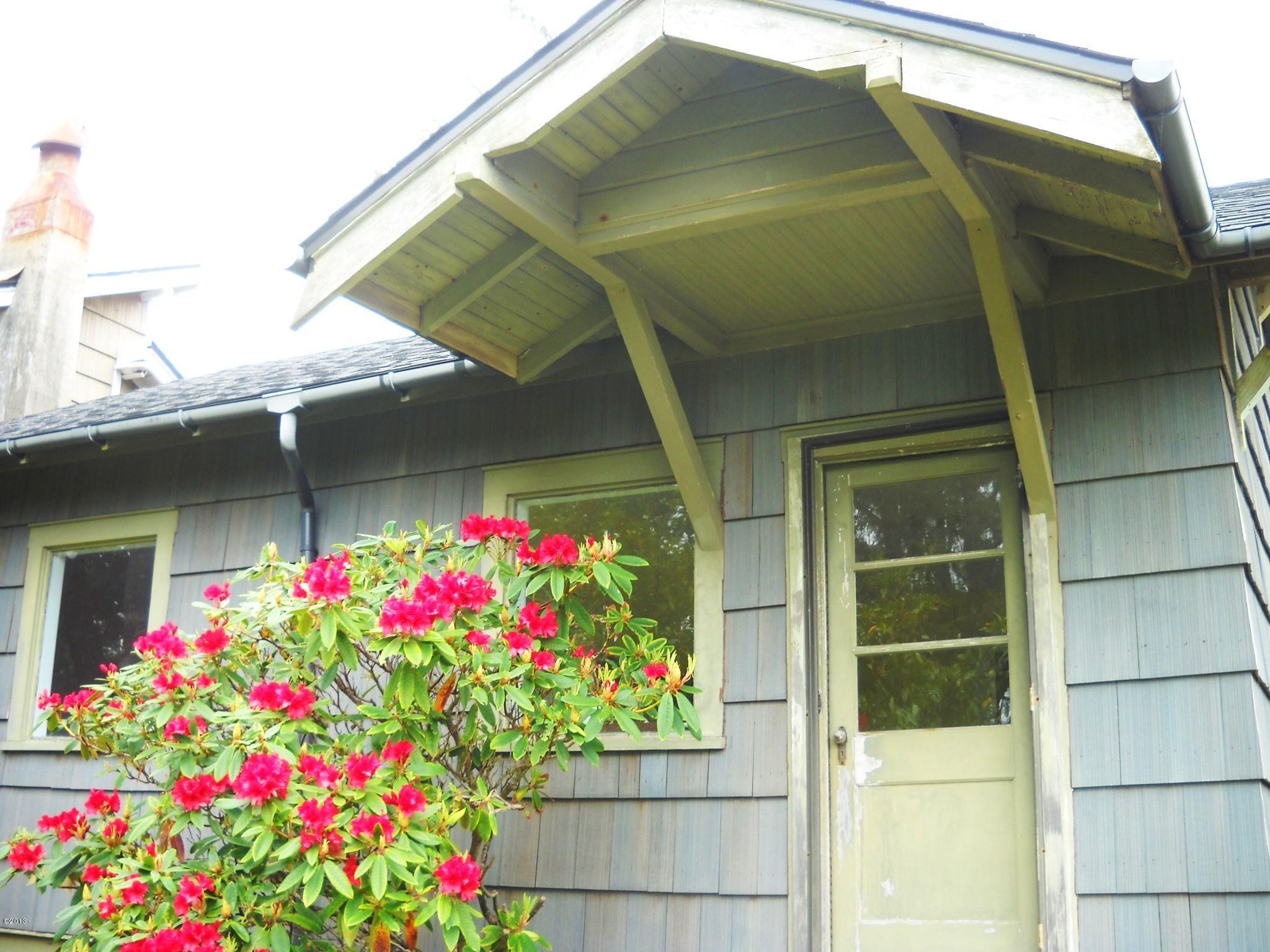 48070 Hawk Street Neskowin, OR 97149 - Photo 6 of 23 Back Door