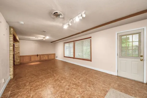$390,000 | 10318 Knoboak Drive, Houston, TX 77043