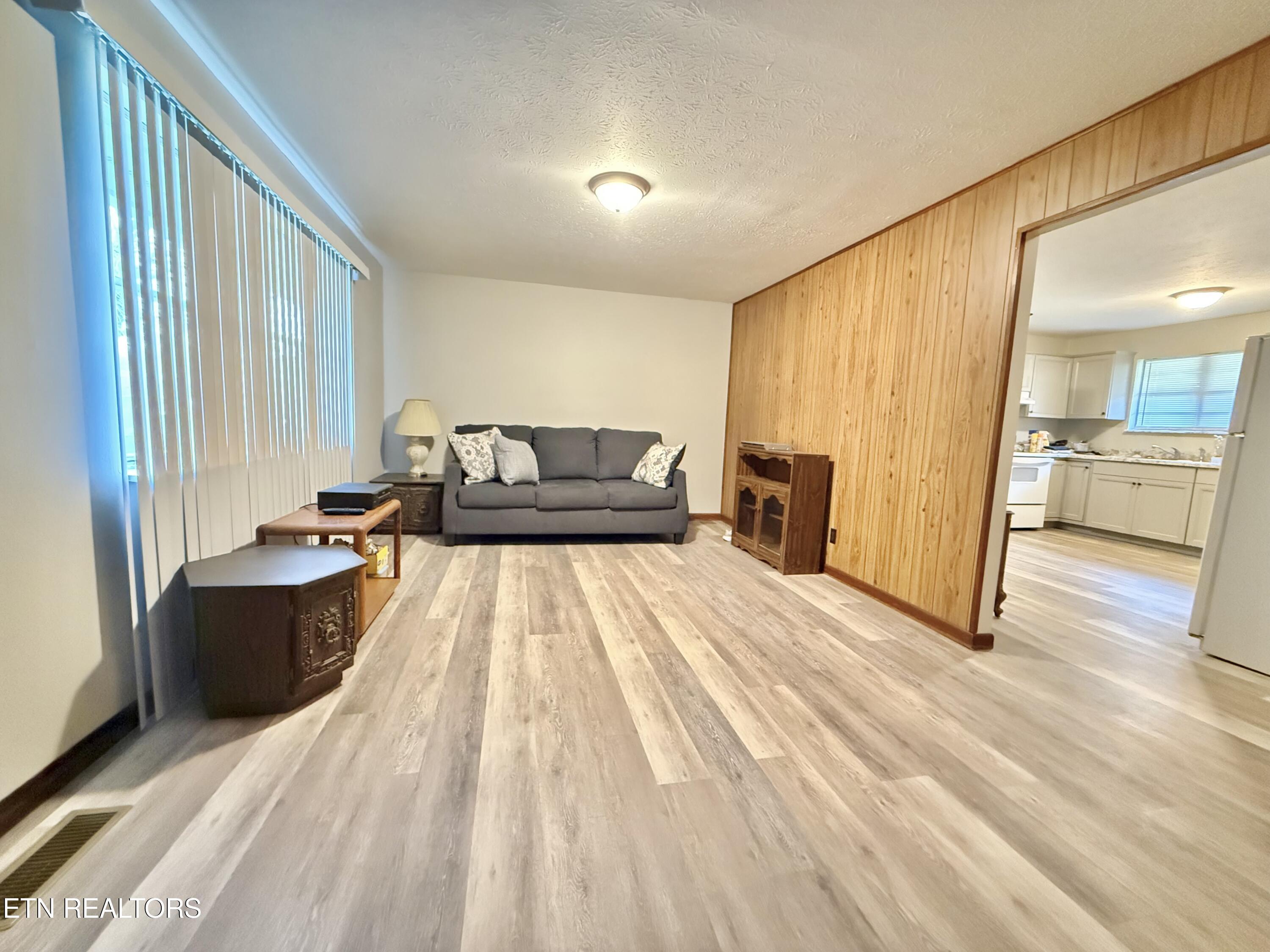 487 Right Poor Valley Road Pennington Gap, VA 24277 - Photo 17 of 19 IMG_3306