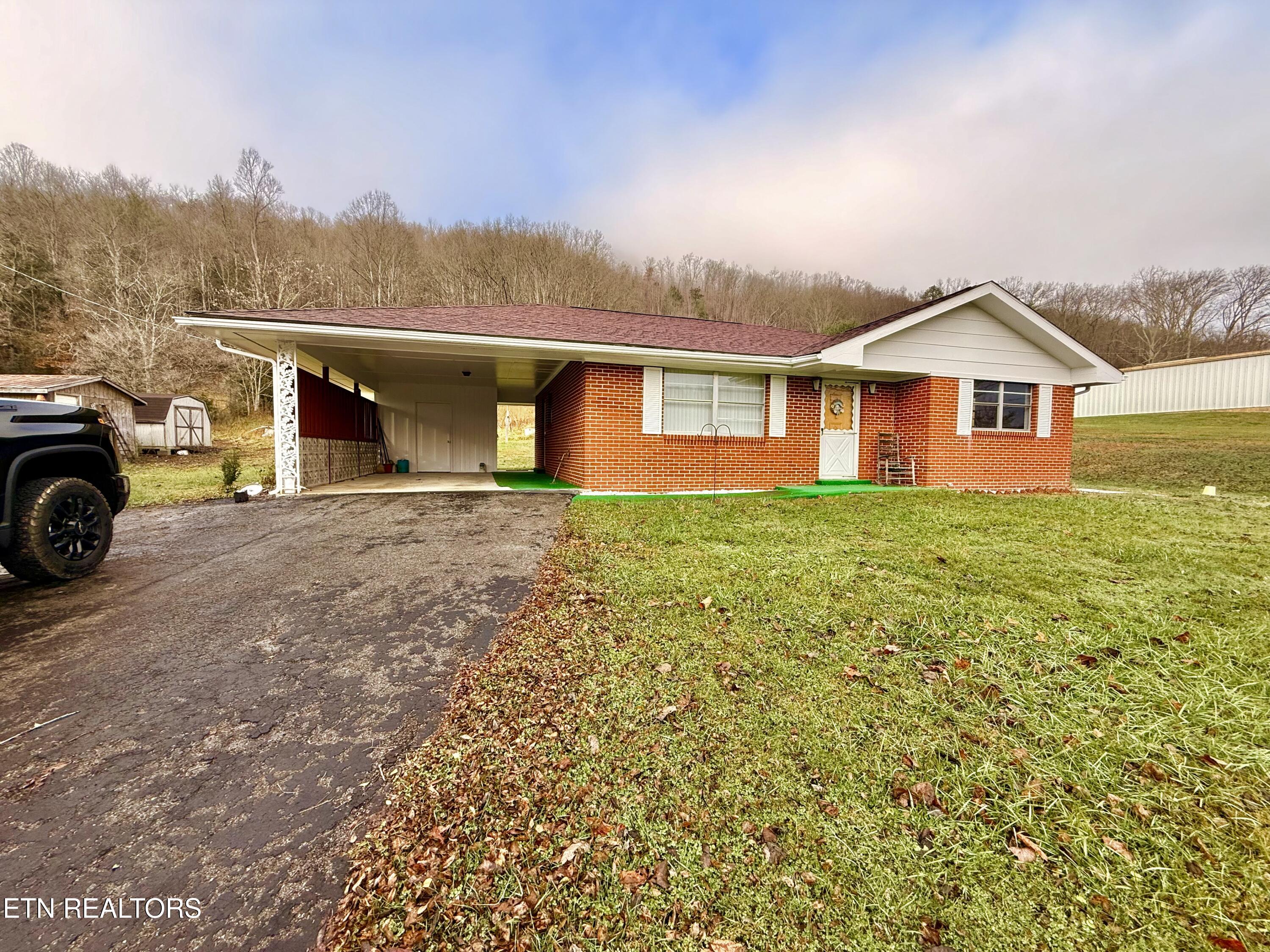 487 Right Poor Valley Road Pennington Gap, VA 24277 - Photo 2 of 19 IMG_3316