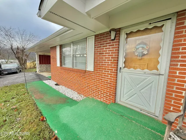 $169,900 | 487 Right Poor Valley Road, Pennington Gap, VA 24277