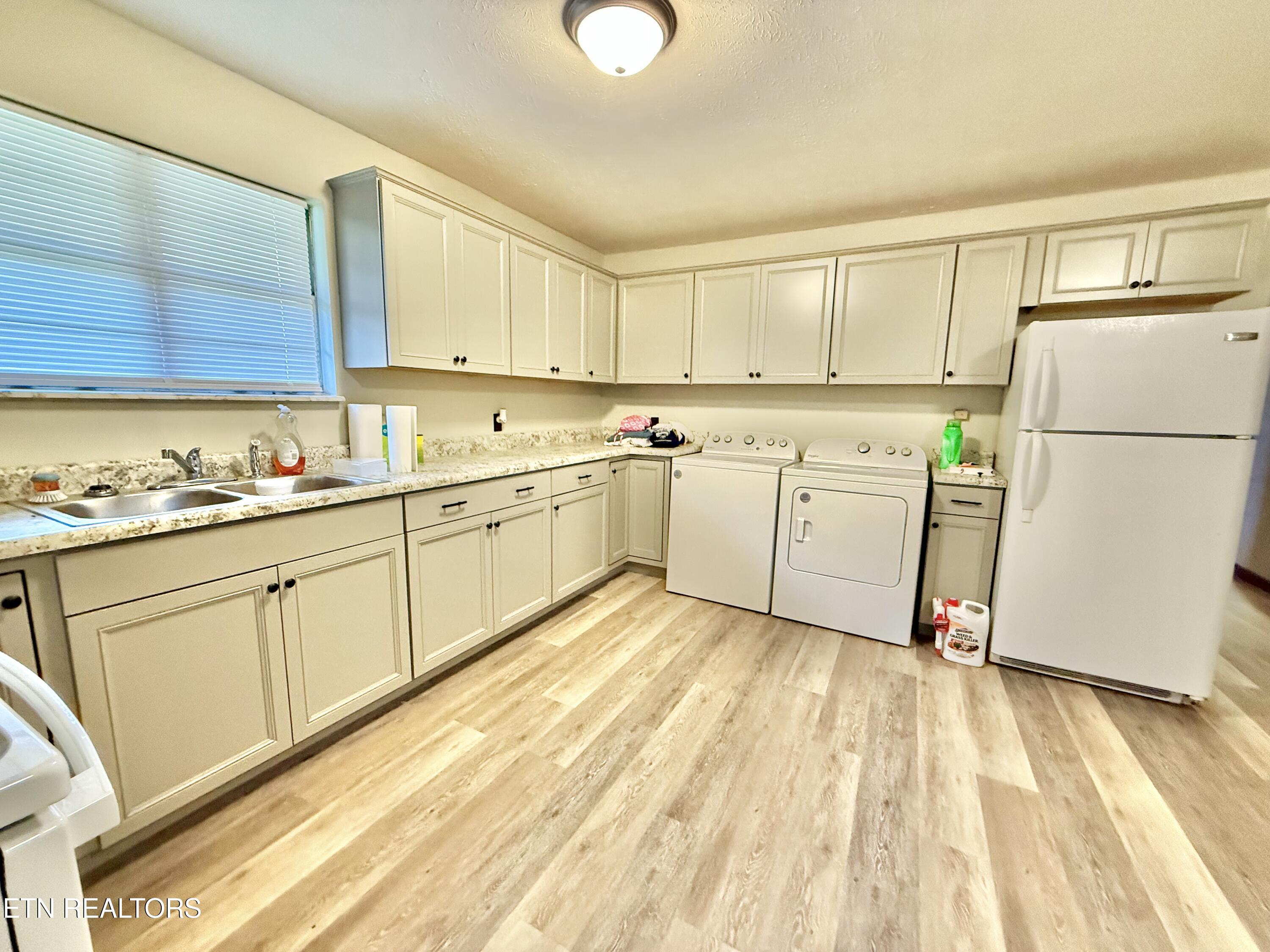 487 Right Poor Valley Road Pennington Gap, VA 24277 - Photo 7 of 19 IMG_3309