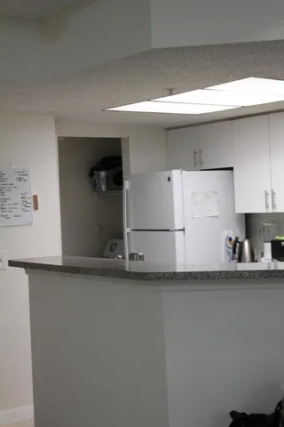 $2,900 | 5065 Wiles Road, Unit 307, Pompano Beach, FL 33073