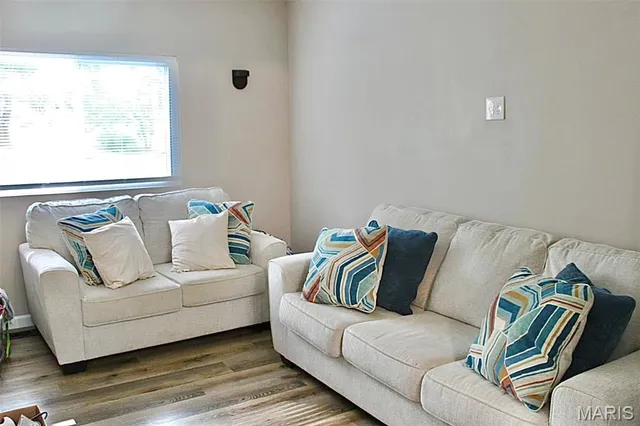 $220,000 | 10643 Thorpe Avenue, St. Louis, MO 63114