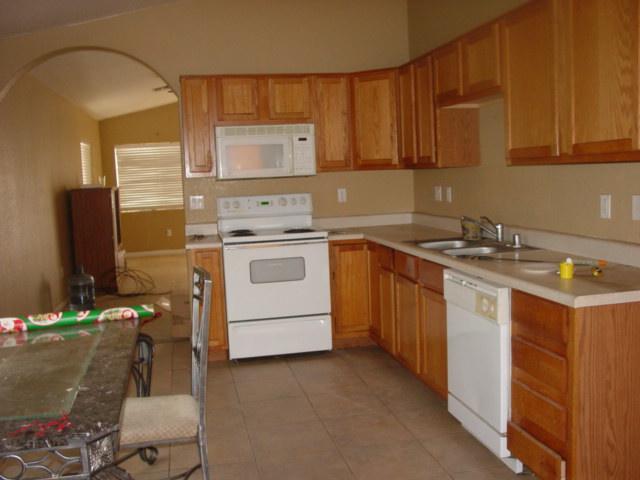 2809 East Chipman Road Phoenix, AZ 85040 - Photo 3 of 7 2809 E CHIPMAN RD