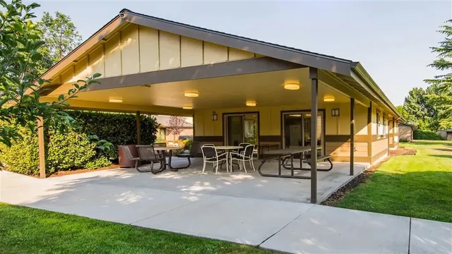 $1,089 | 933 North Rose Street, Phoenix, OR 97535