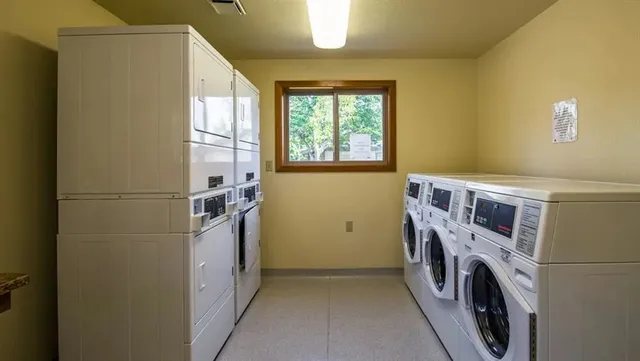 $1,089 | 933 North Rose Street, Phoenix, OR 97535