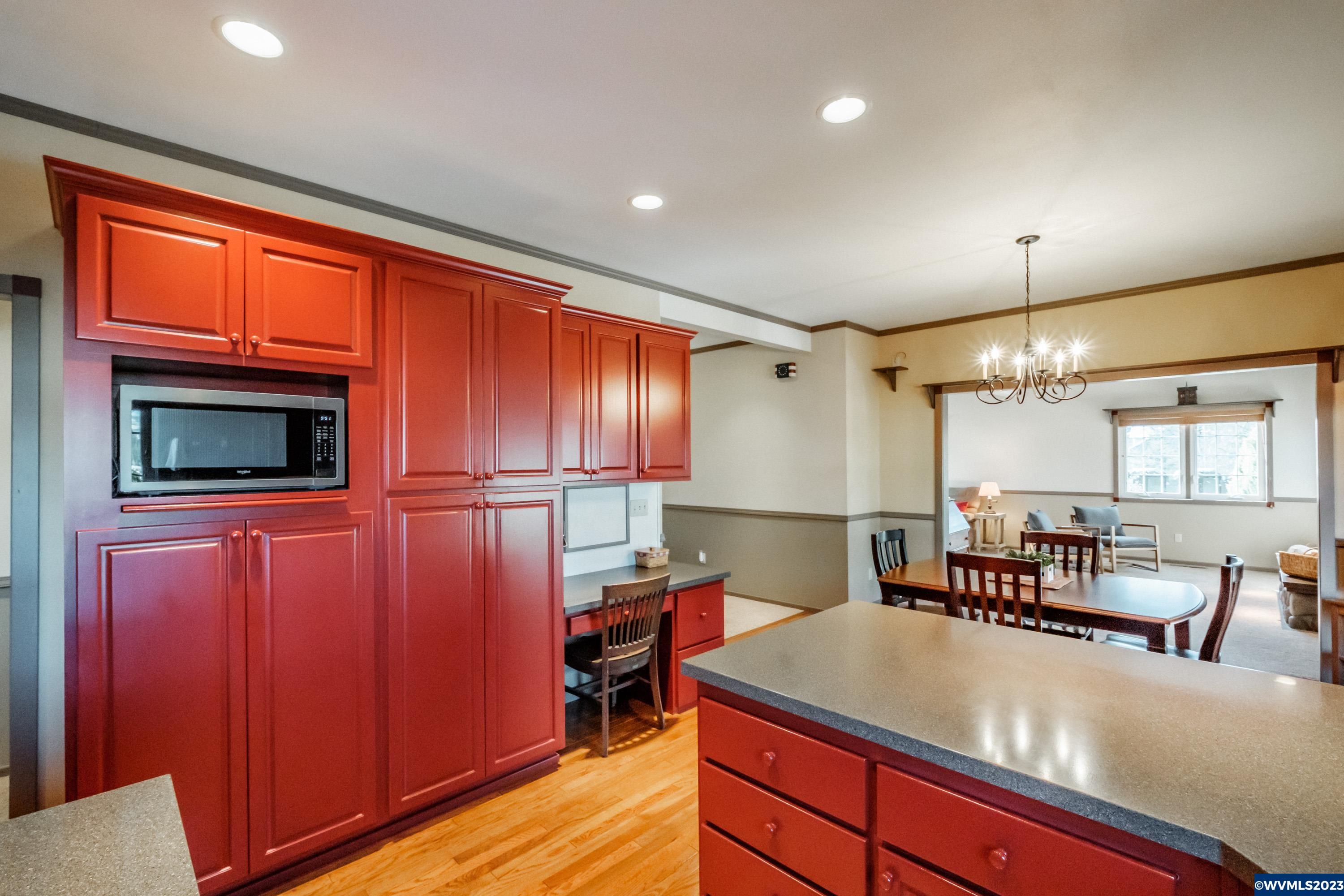 1675 Southwest Filbert Lane Dallas, OR 97338 - Photo 12 of 42 Gallery Image 12