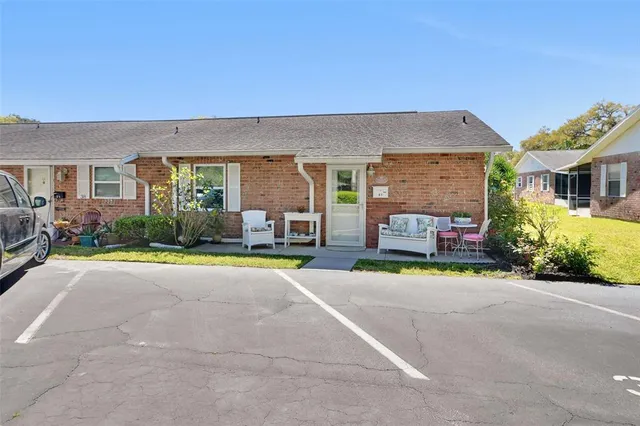 $254,900 | 37 Fairway Court, Unit C, Deland, FL 32724