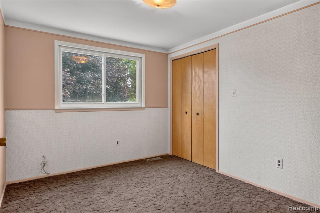 14075 Merriman Road Livonia, MI 48154 - Photo 24 of 40
