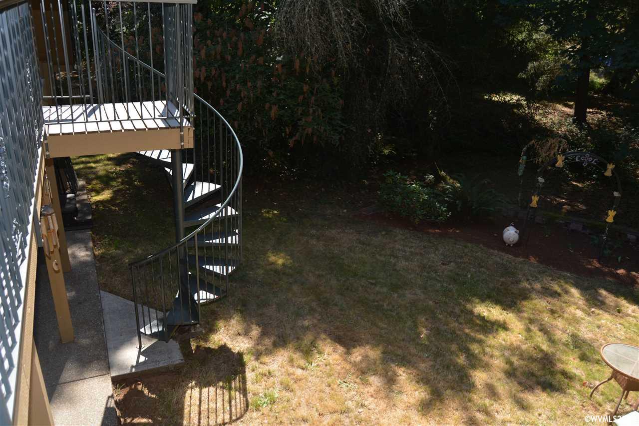 8322 Squirrel Hill Road Southeast Salem, OR 97306 - Photo 16 of 39 Gallery Image 16