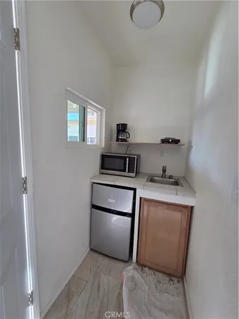 $850 | 16437 Live Oak Street, Hesperia, CA 92345