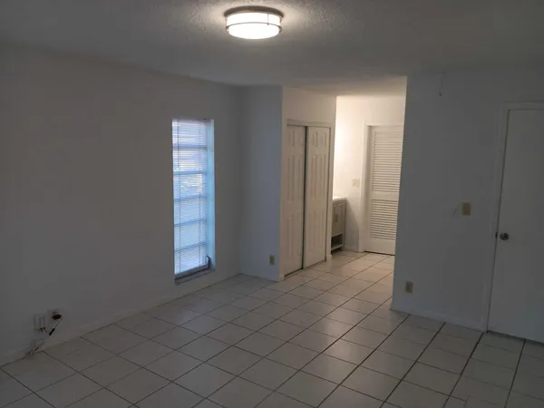 $1,900 | 20886 Vinesta Circle, Unit 313, Boca Raton, FL 33433