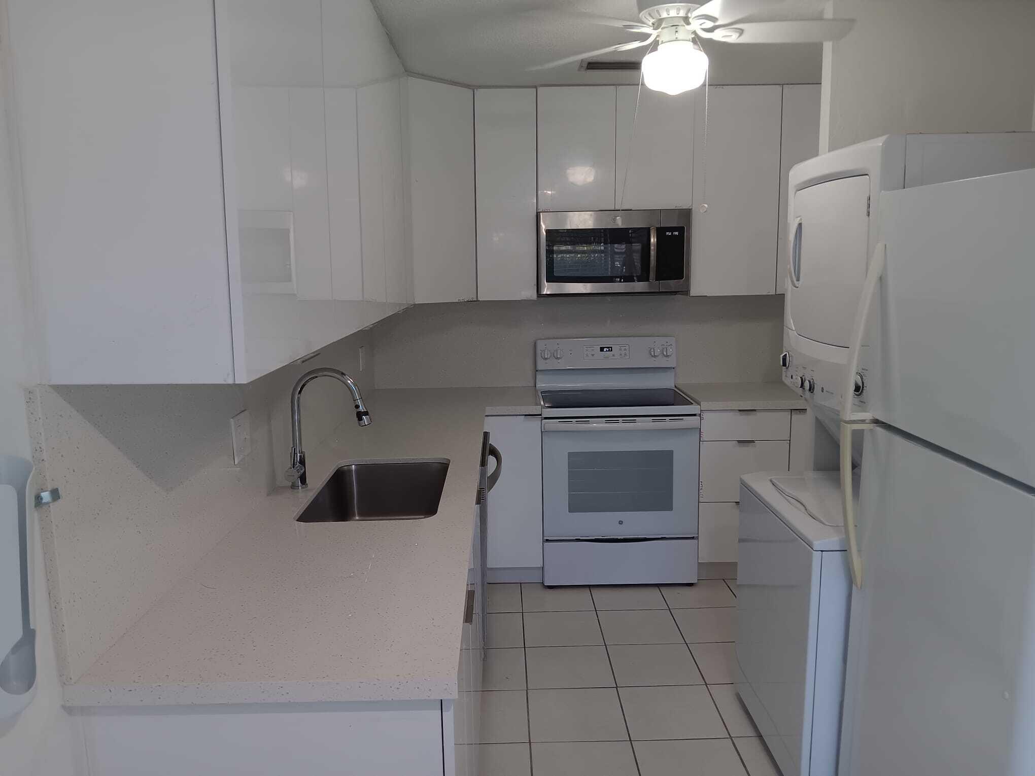 20886 Vinesta Circle, Unit 313 Boca Raton, FL 33433 - Photo 2 of 23 WhatsApp Image 2025-11-2327 at 21.37.47