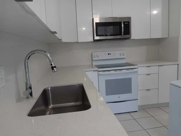 $1,900 | 20886 Vinesta Circle, Unit 313, Boca Raton, FL 33433