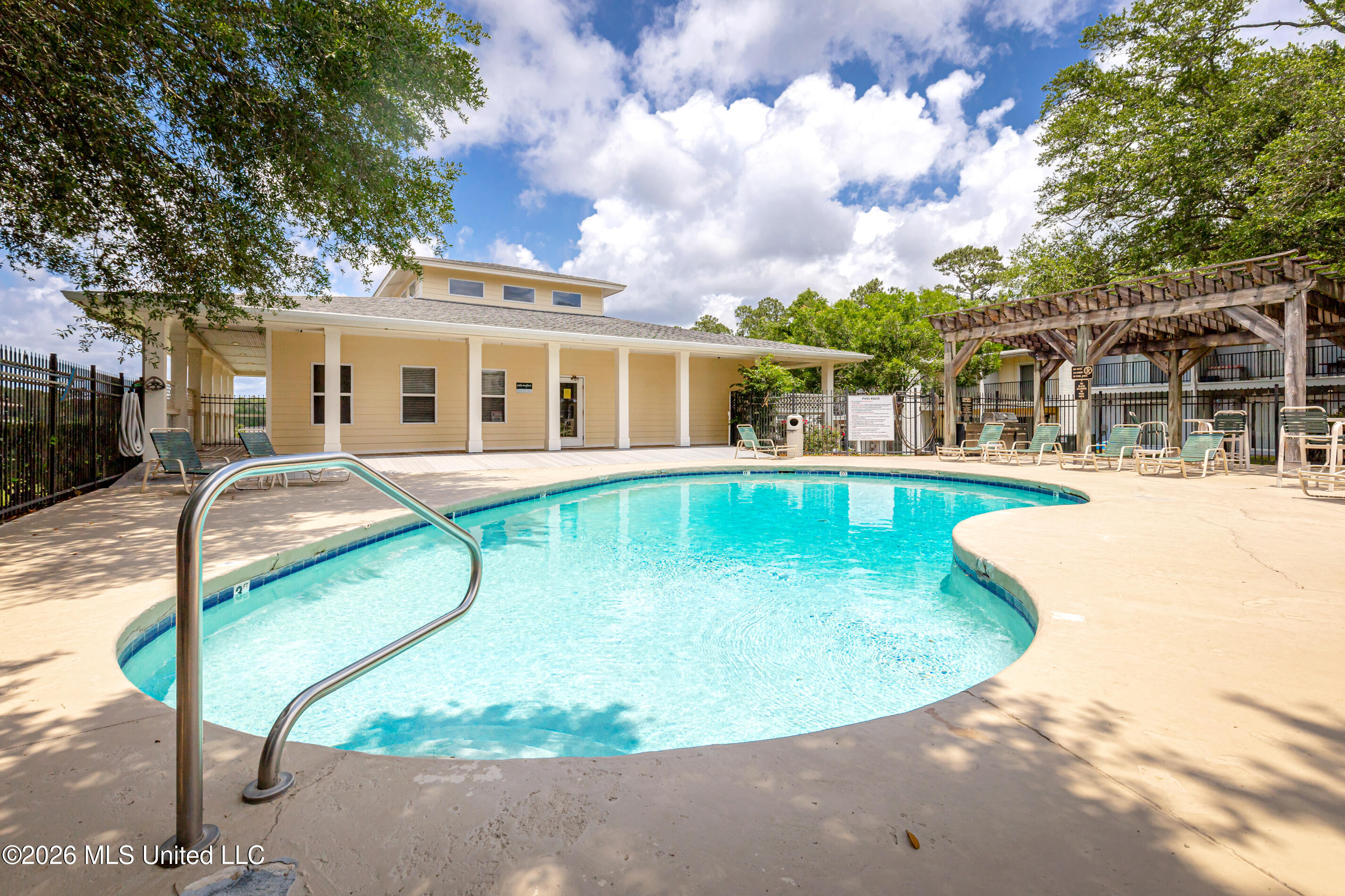 3230 Cumberland Road, Unit 12 Ocean Springs, MS 39564 - Photo 7 of 44 IMG_8568