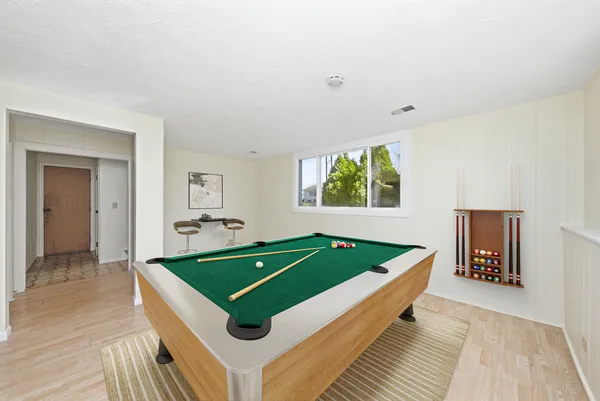 $465,000 | 1432 James Way, Elk Grove Village, IL 60007