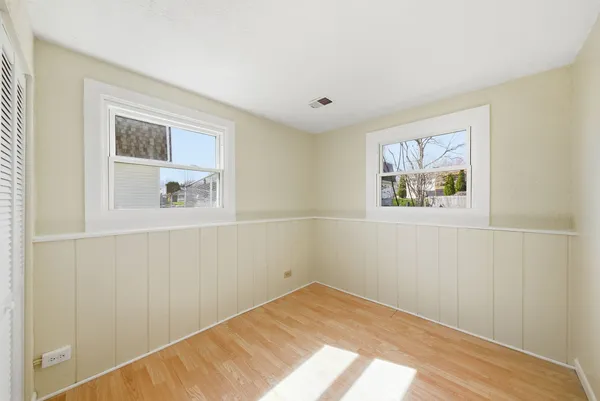 $465,000 | 1432 James Way, Elk Grove Village, IL 60007