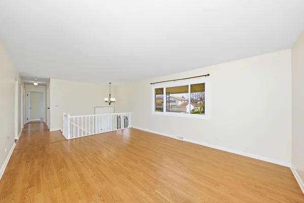 $465,000 | 1432 James Way, Elk Grove Village, IL 60007
