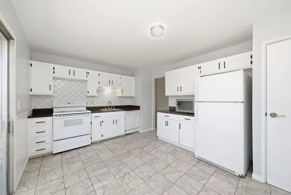 $465,000 | 1432 James Way, Elk Grove Village, IL 60007