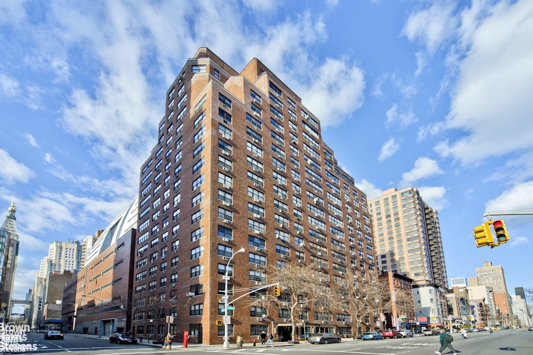 330 3rd Avenue, Unit 8K Manhattan, NY 10010 - Photo 13 of 14