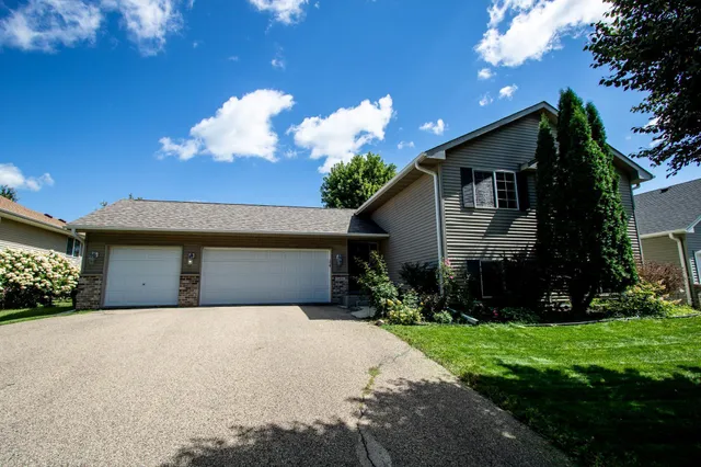 $371,100 | 2401 Elianna Drive, Northfield, MN 55057