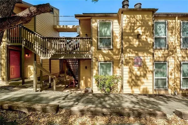 $799 | 1000 West 26th Street, Unit 109, Austin, TX 78705