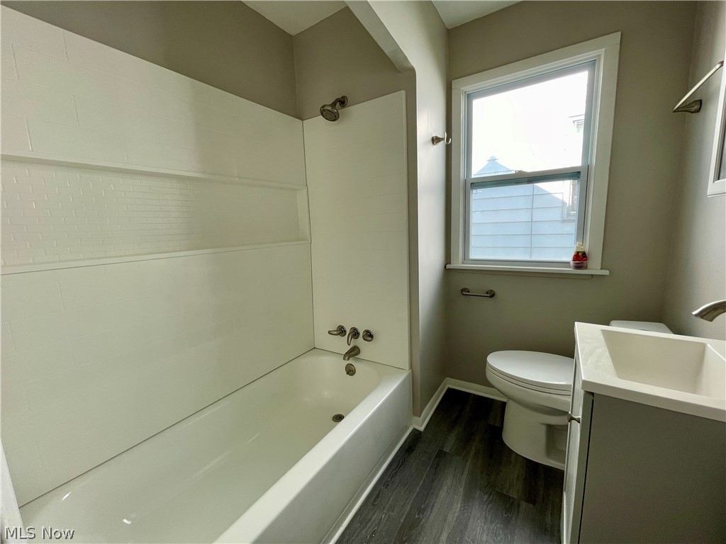 18606 Libby Road Maple Heights, OH 44137 - Photo 12 of 21 Bathroom between two bedrooms