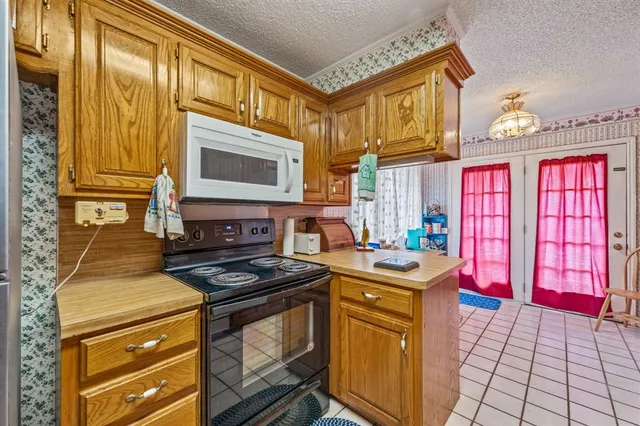 $285,000 | 130 Ben Hogan Drive, Stephenville, TX 76401