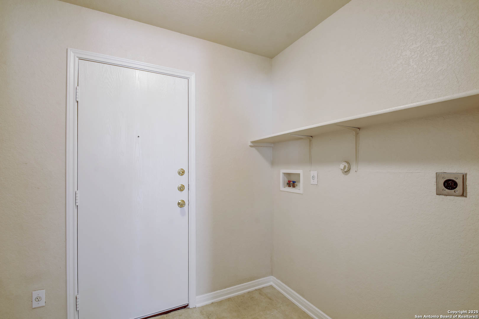 184 Springtree Parkway Cibolo, TX 78108 - Photo 16 of 36 a view of small space