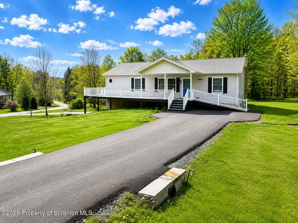 $330,000 | 307 Roundabout Way, Union Dale, PA 18470