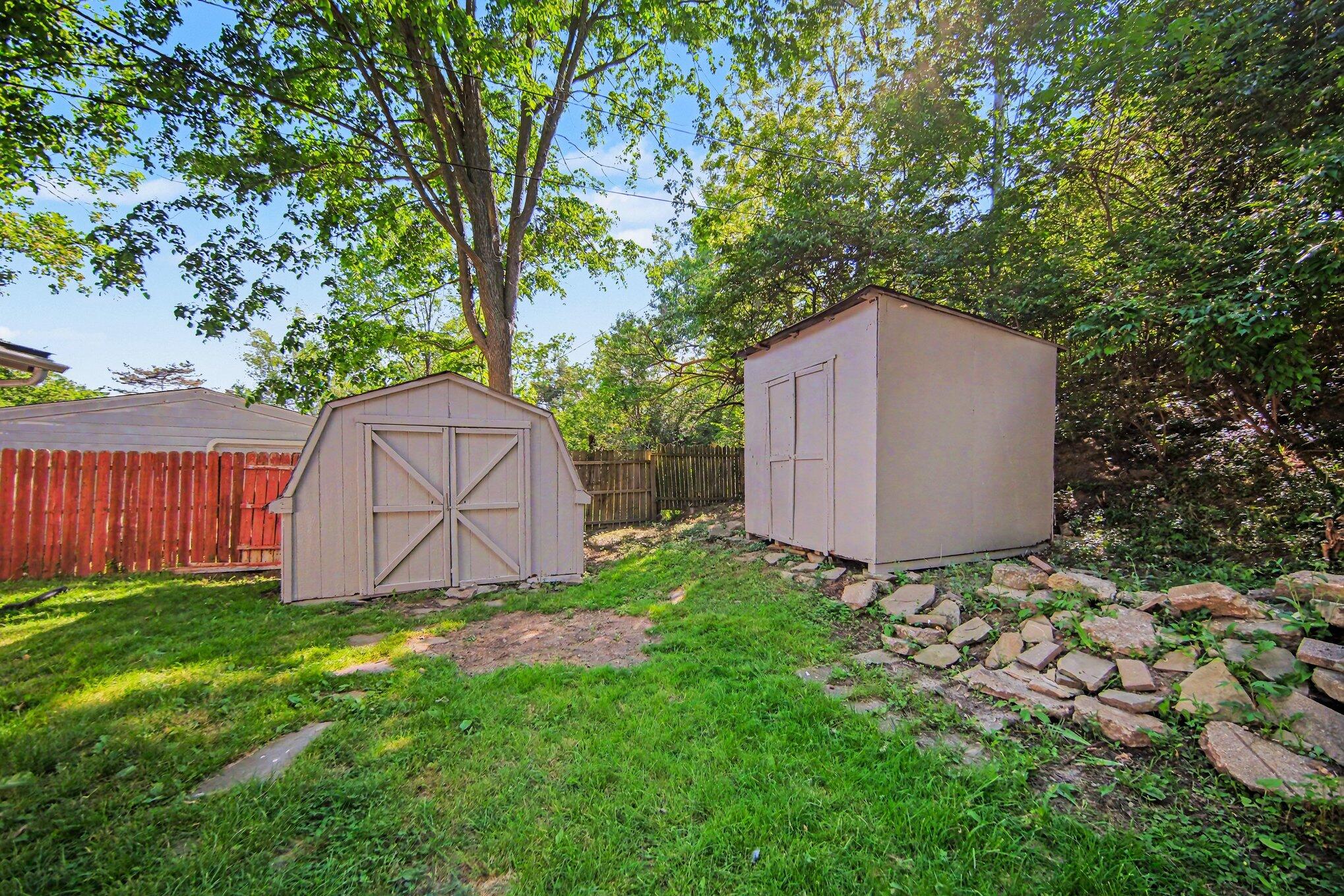 2731 Canterbury Road Ann Arbor, MI 48104 - Photo 23 of 26 027_dscf9484_830
