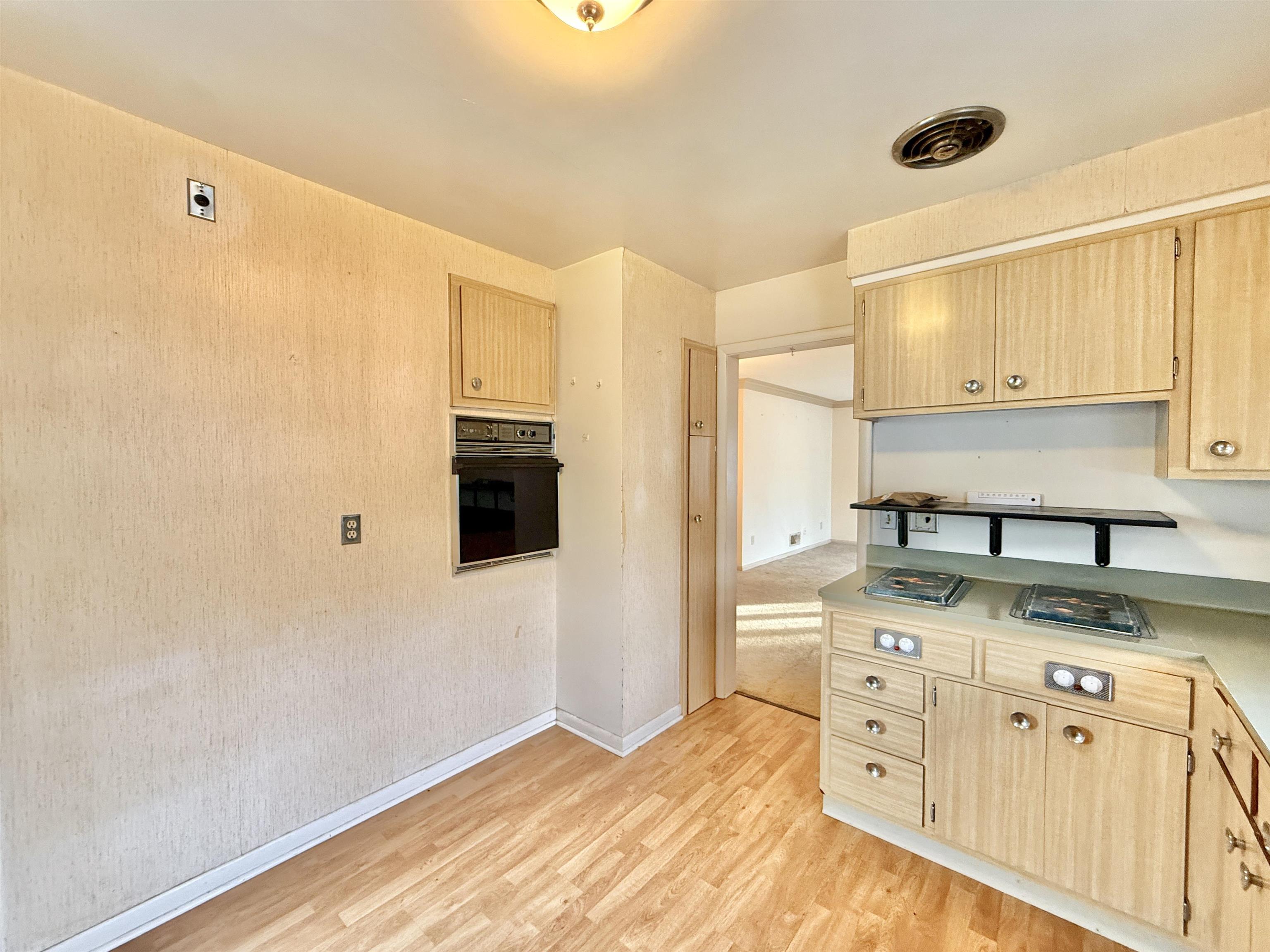 1315 Hackett Street Beloit, WI 53511 - Photo 12 of 22