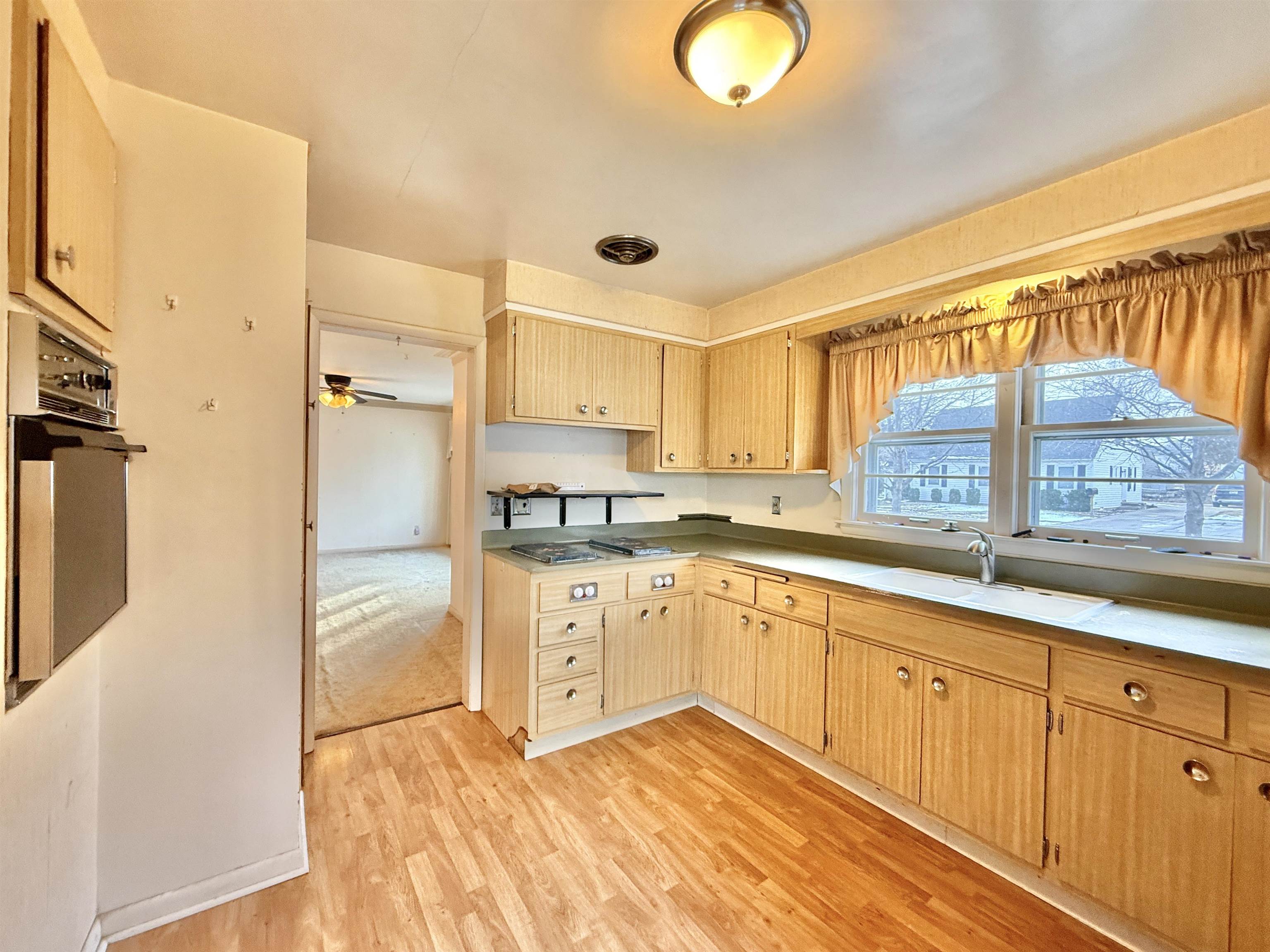 1315 Hackett Street Beloit, WI 53511 - Photo 13 of 22