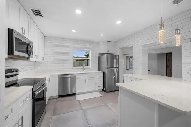 $399,900 | 601 Oranole Road, Altamonte Springs, FL 32701