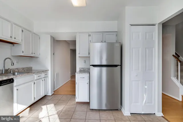 $3,100 | 4445 Holly Avenue, Fairfax, VA 22030